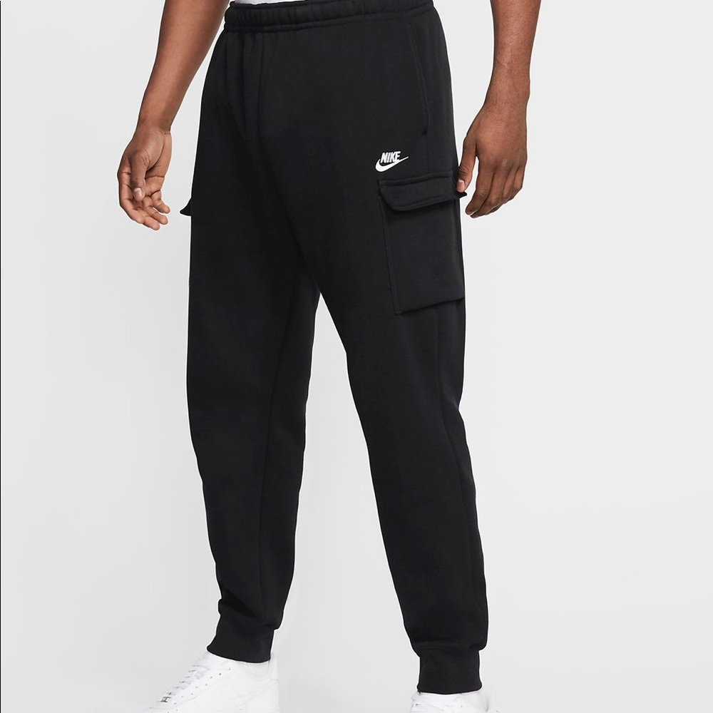 Nike Cargo Sportswear Club Fleece Pants